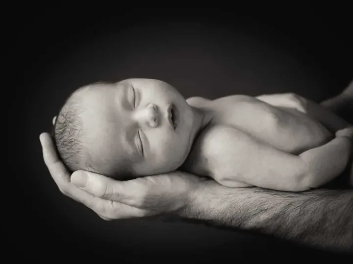 preparing for a baby's photo session